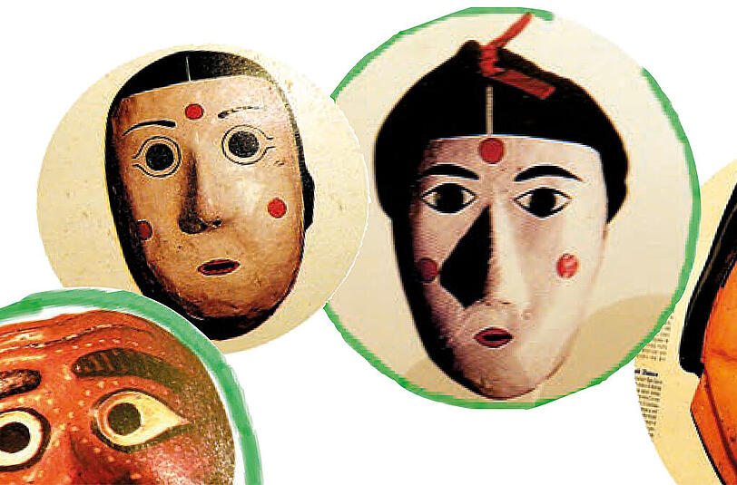 In der Inszenierung kommen koreanische Masken zum Einsatz.