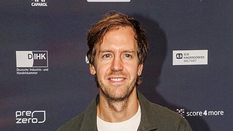 Sebastian Vettel - hier bei der Verleihung des Deutschen Nachhaltigkeitspreises 2023 - geht mit seiner Familie gerne campen.