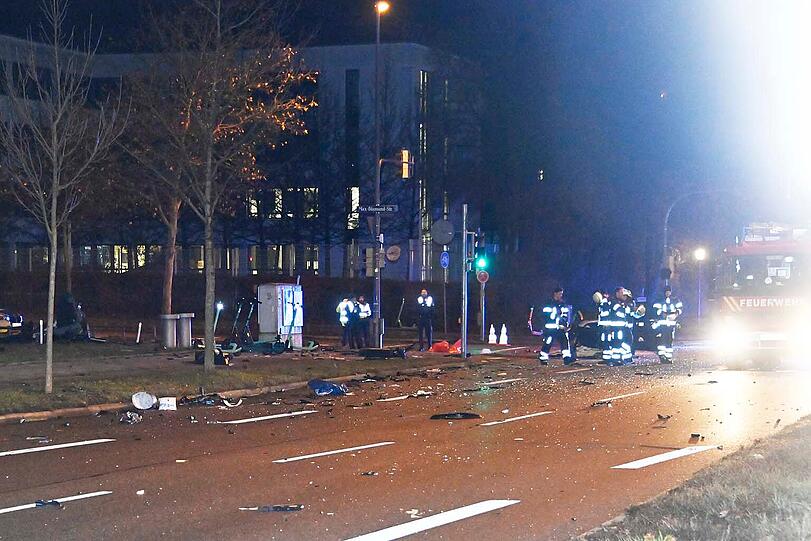 Das Trümmereld am Unfallort. Das Trümmereld am Unfallort.