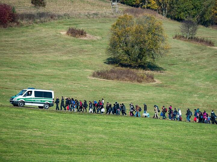 Sinnbild für die Situation im Jahr 2015: Flüchtlinge an der deutsch-österreichischen Grenze.