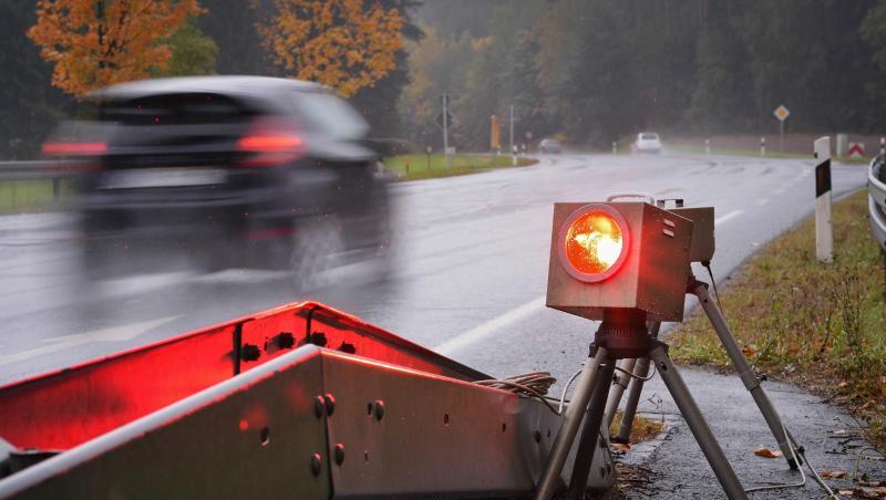 Am Donnerstag wird in Bayern wird geblitzt. (Symbolbild)