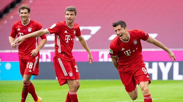 Top-Torjäger des FC Bayern: Robert Lewandowski (r.).