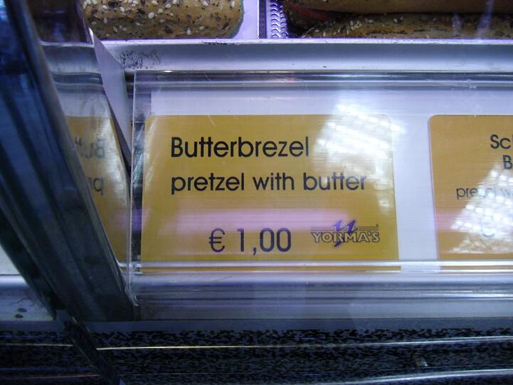 Sieht irgendwie seltsam aus: Bei Yorma's am Hauptbahnhof gibt es "Butterbrezel".
