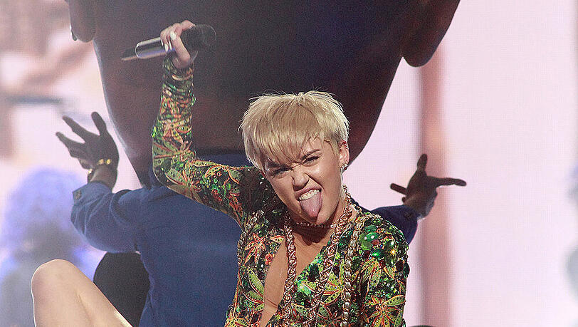 Ganz schön frech: Miley Cyrus sorgt auch im Wembley-Stadion für Aufruhr Ganz schön frech: Miley Cyrus sorgt auch im Wembley-Stadion für Aufruhr