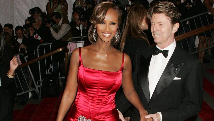 Über 23 Jahre verheiratet: David Bowie und die Liebe seines Lebens, das somalische Model Iman. Über 23 Jahre verheiratet: David Bowie und die Liebe seines Lebens, das somalische Model Iman.