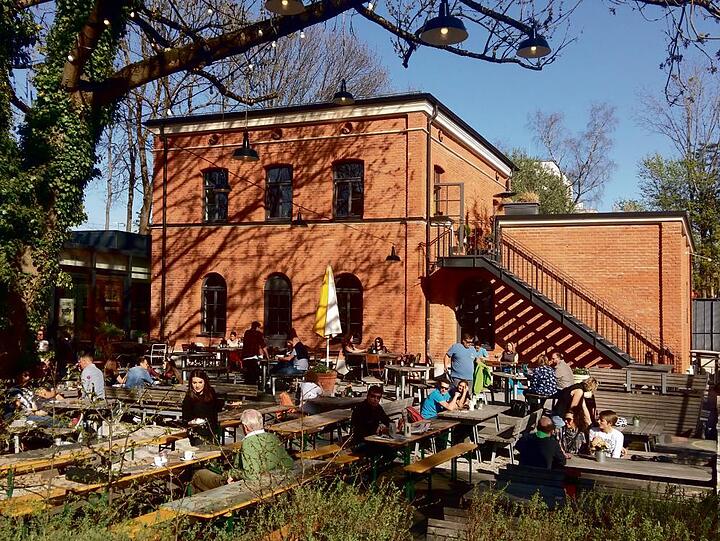 Im Wasserpumpenhaus Pasing ist heute eine Gaststätte.