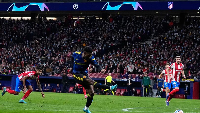 Anthony Elanga erzielt den späten Ausgleich von Manchester United bei Atlético Madrid.