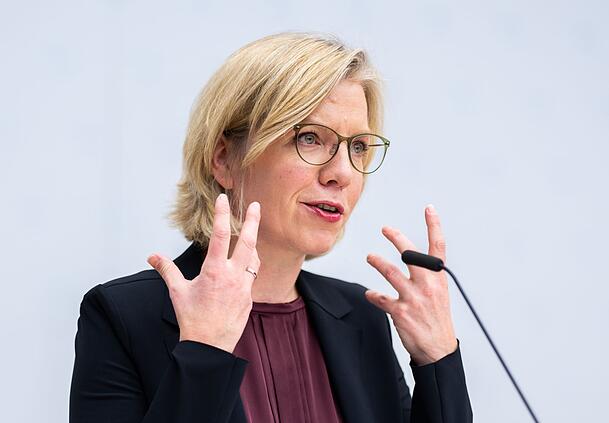 Die österreichische Energieministerin Leonore Gewessler schwärmt vom Nightjet (Archivbild). Die österreichische Energieministerin Leonore Gewessler schwärmt vom Nightjet (Archivbild).
