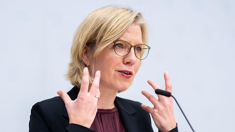 Die österreichische Energieministerin Leonore Gewessler schwärmt vom Nightjet (Archivbild). Die österreichische Energieministerin Leonore Gewessler schwärmt vom Nightjet (Archivbild).