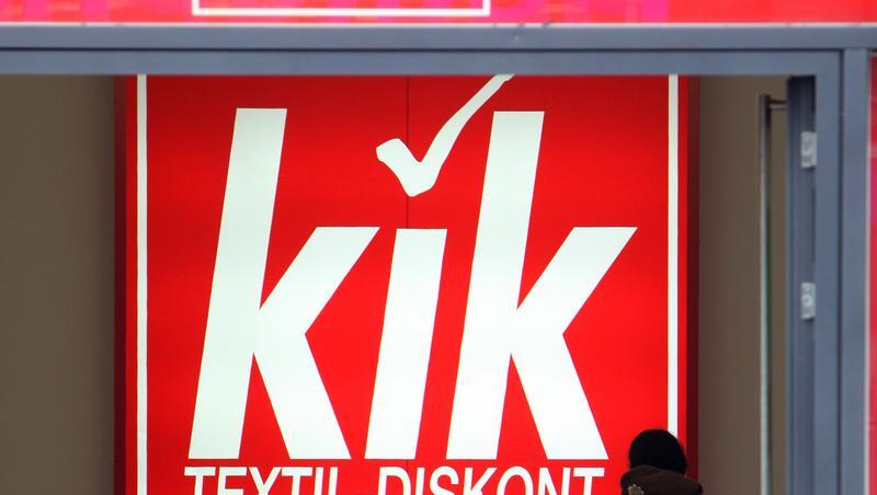 Textildiscounter Kik will ab dem 1. Oktober allen Mitarbeitern einen Mindestlohn von 7,50 Euro in der Stunde zahlen Textildiscounter Kik will ab dem 1. Oktober allen Mitarbeitern einen Mindestlohn von 7,50 Euro in der Stunde zahlen