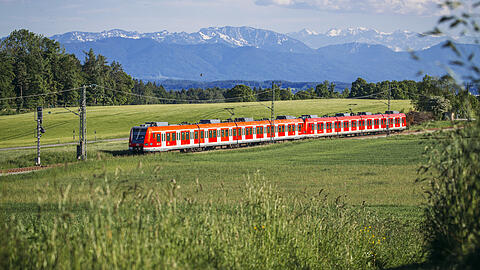 Ein klassischer S-Bahn-Zug aus zwei Fahrzeugen. Die Zukunft sieht anders aus: Bestellt werden durchgehende Langzüge.