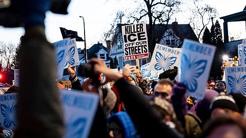 Demonstranten forderten den Abzug von ICE.