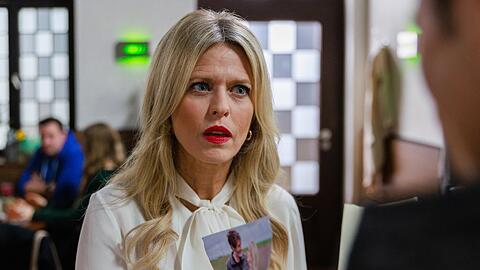 "Unter uns": Patrizia ist entsetzt, als sie eine L&ouml;segeldforderung f&uuml;r Jori erh&auml;lt.