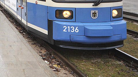 Zehntausende Münchner fahren täglich mit der Trambahn. Aber wie viele der Züge sind neu, und welche sind veraltet? Das will der Bezirksausschuss Neuhausen-Nymphenburg genauer wissen.
