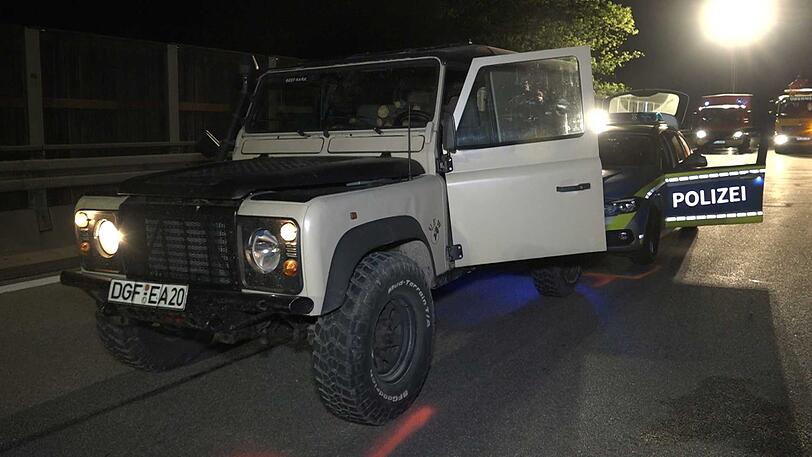 Nach einer langen Verfolgungsjagd konnte der Mann in seinem Land Rover endlich gestoppt werden.