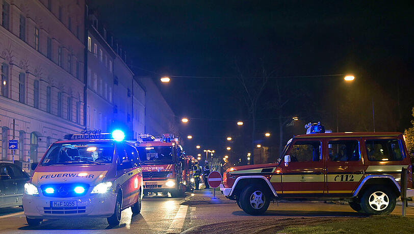 Feuerwehr- und Notarzteinsatz am Heiligen Abend in der Von-der-Tann-Straße. Feuerwehr- und Notarzteinsatz am Heiligen Abend in der Von-der-Tann-Straße.
