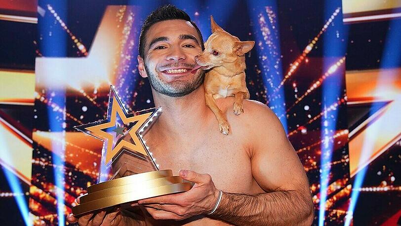 Christian Stoinev und sein Chihuahua Percy sind "Das Supertalent 2019" Christian Stoinev und sein Chihuahua Percy sind "Das Supertalent 2019"