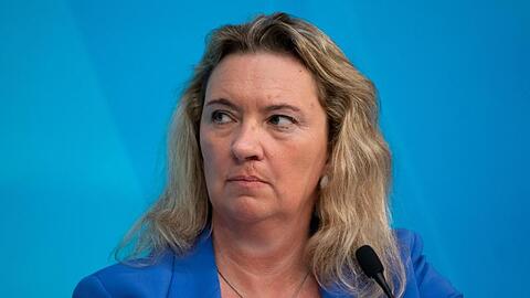 Kerstin Schreyer (CSU), Verkehrsministerin von Bayern, nimmt an einer Pressekonferenz teil. Foto: Sven Hoppe/dpa-POOL/dpa/Archivbild