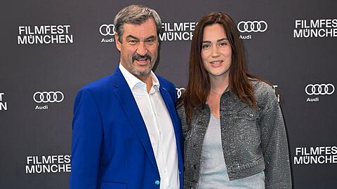 Gloria-Sophie Burkandt, Tochter von Markus Söder, denkt im Falle einer AfD-Regierung in Deutschland über eine Auswanderung nach. Gloria-Sophie Burkandt, Tochter von Markus Söder, denkt im Falle einer AfD-Regierung in Deutschland über eine Auswanderung nach.