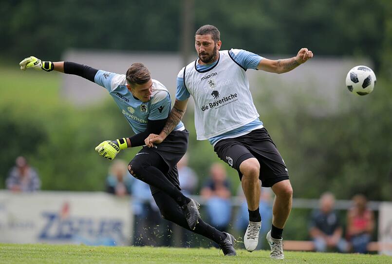 Die Löwen bei ihrer ersten Einheit im Trainingslager in Bodenmais. Die Bilder.