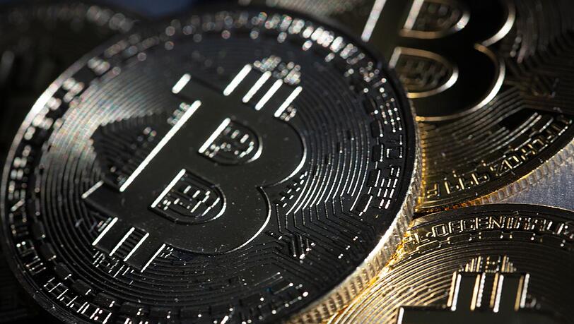 Die EU fokussiert sich bei den Maßnahmen gegen Krypto-Geldwäsche auf die Stelle, an der Bitcoin und andere Digitalwährungen in herkömmliches Geld wie Euro oder US-Dollar umgetauscht werden.