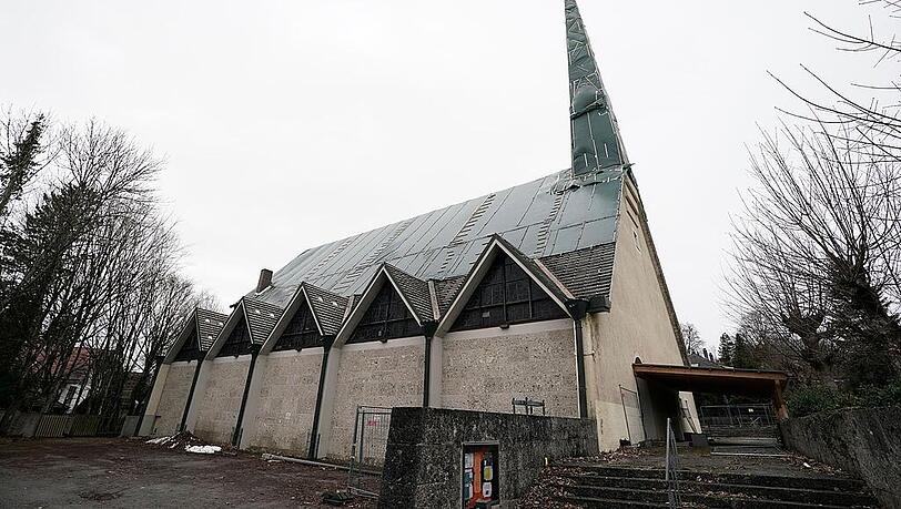Ist schon keine Kirche mehr: St. Benedikt in Schäftlarn wurde Ende 2025 profaniert (entweiht). Ist schon keine Kirche mehr: St. Benedikt in Schäftlarn wurde Ende 2025 profaniert (entweiht).