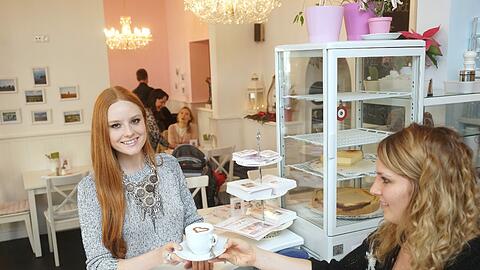 Fast wie zu Hause: Barbara Meier im Café Lotti. Hier ist die Chefin eine ausgewanderte Ambergerin, genau wie das Topmodel.