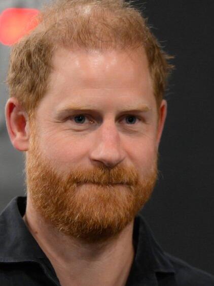 Prinz Harry wurde in den Tower Bridge Studios gesichtet - sein erster &ouml;ffentlicher Auftritt in Gro&szlig;britannien.