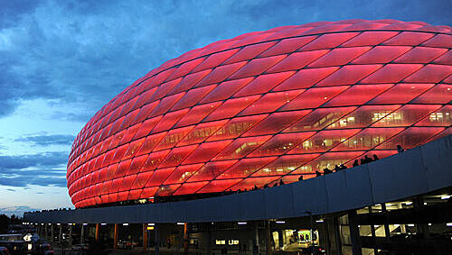 Handyfreundliches Stadion: die Allianz Arena. Handyfreundliches Stadion: die Allianz Arena.