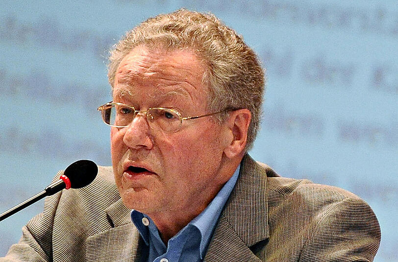 Konrad Adam, einer der drei AfD-Parteisprecher, rechtfertigt durch das Geiseldrama in Sydney weiter die Pegida-Bewegung.