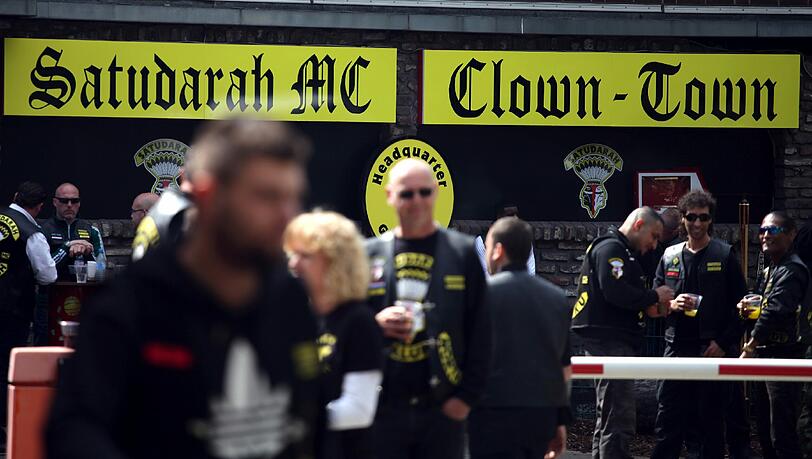 Durchsuchung bei Satudarah MC: Die Razzia fand auch in Bayern statt. Die Bilder...