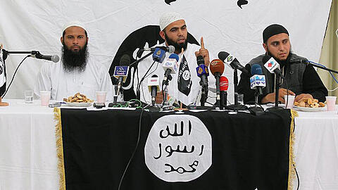 Die Terrorgruppe Ansar-Al Scharia löst sich mit sofortiger Wirkung auf.