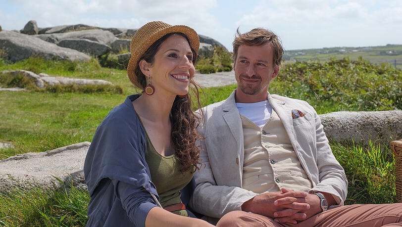Ben Blaskovic an der Seite von Eva-Maria Reichert in "Rosamunde Pilcher". Ben Blaskovic an der Seite von Eva-Maria Reichert in "Rosamunde Pilcher".