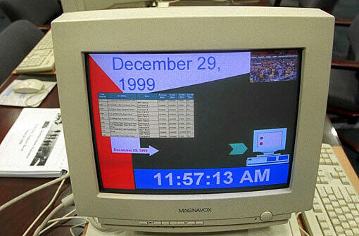 Wie sehr wir auf unsere Personal Computer angewiesen sind, zeigte sich erstmals 1999: Damals sorgte die bereits so etablierte Computertechnik weltweit für Aufruhr. Die Sorge war ein totaler Systemzusammenbruch zum Milennium. Doch Datencrashs beim Jahrtausendwechsel blieben aus. Die weltweite Panik war unbegründet, machte aber deutlich, dass wir mittlerweile in vielen Lebensbereichen auf den PC vertrauen.