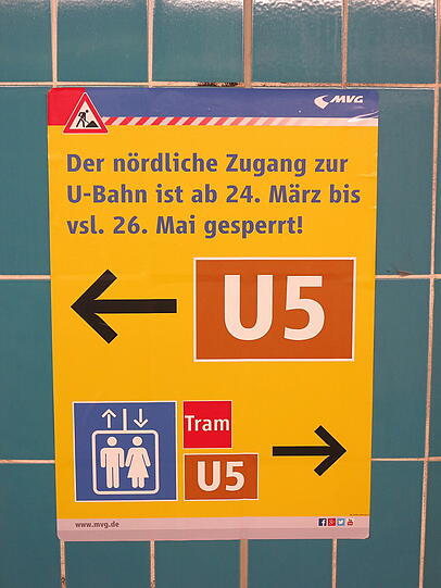 Nah am Zugang gibt es Hinweisschilder: Wer schnell laufend daherkommt, übersieht diese Schilder aber.