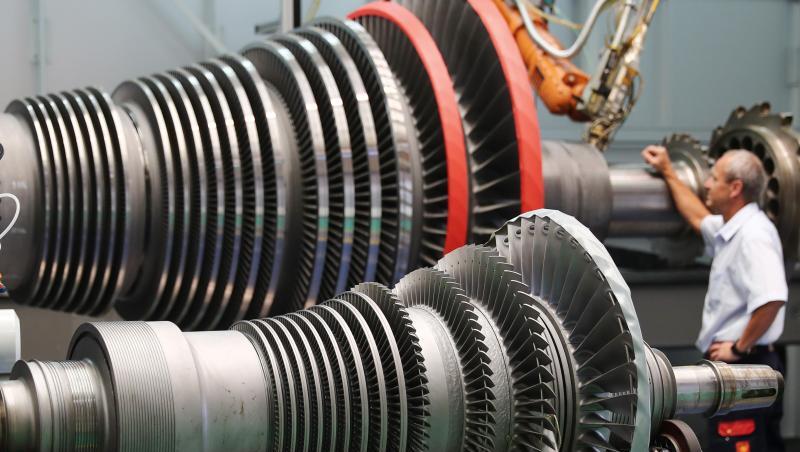 Eine offengelegte Dampfturbine liegt zur Wartung im Siemens Werk für Dampfturbinen-Service in Nürnberg (Bayern). Eine offengelegte Dampfturbine liegt zur Wartung im Siemens Werk für Dampfturbinen-Service in Nürnberg (Bayern).