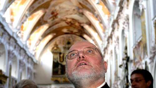 Reinhard Marx bei seinem Antrittsbesuch im Freisinger Dom Reinhard Marx bei seinem Antrittsbesuch im Freisinger Dom