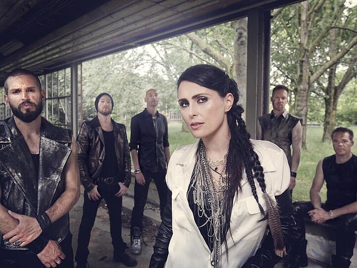 Lässt es mit ihrer Band "Within Temptation" wieder krachen: Sängerin Sharon den Adel