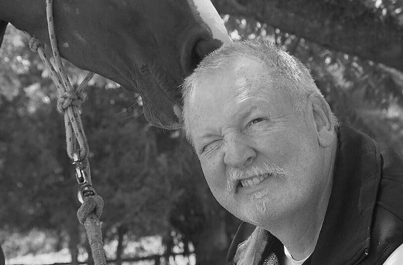 Der "Pferdeflüsterer" Tamme Hanken ist überraschend verstorben.