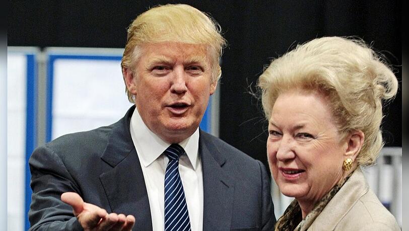 Donald Trump mit seiner Schwester, Maryanne Trump Barry, im Jahr 2008.