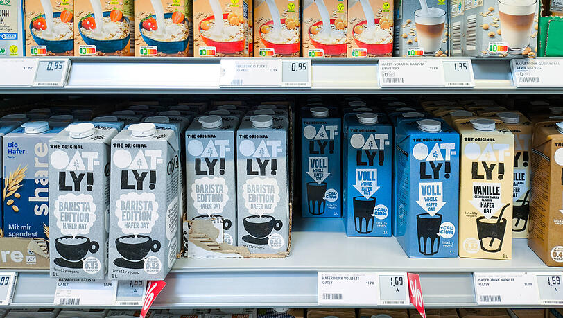 Neben Kuhmilch gibt es zahlreiche Alternativen auf pflanzlicher Basis. Neben Kuhmilch gibt es zahlreiche Alternativen auf pflanzlicher Basis.