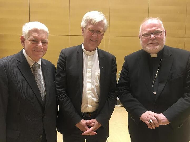 Der Präsident des Zentralrats der Juden, Josef Schuster (l-r), Heinrich Bedford-Strohm und Kardinal Reinhard Marx. Foto: Christiane Bosch/Archiv