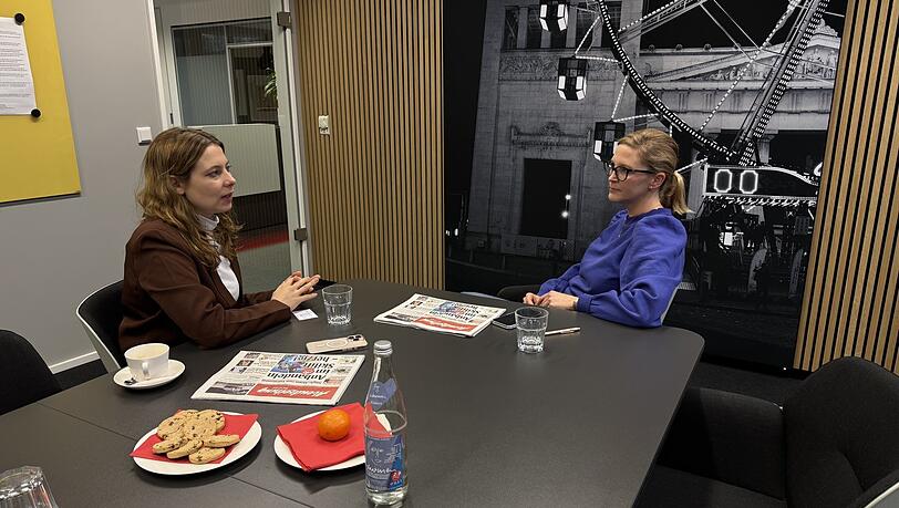 Jamila Schäfer (l.) im Gespräch mit Politik-Redakteurin Heidi Geyer. Jamila Schäfer (l.) im Gespräch mit Politik-Redakteurin Heidi Geyer.