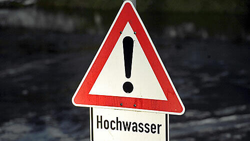 Achtung Hochwasser: Durch starke Niederschläge und Schneeschmelze stiegen die Wasserstände an den Zuflüssen zu Main und Donau am Donnerstag wieder an. Achtung Hochwasser: Durch starke Niederschläge und Schneeschmelze stiegen die Wasserstände an den Zuflüssen zu Main und Donau am Donnerstag wieder an.