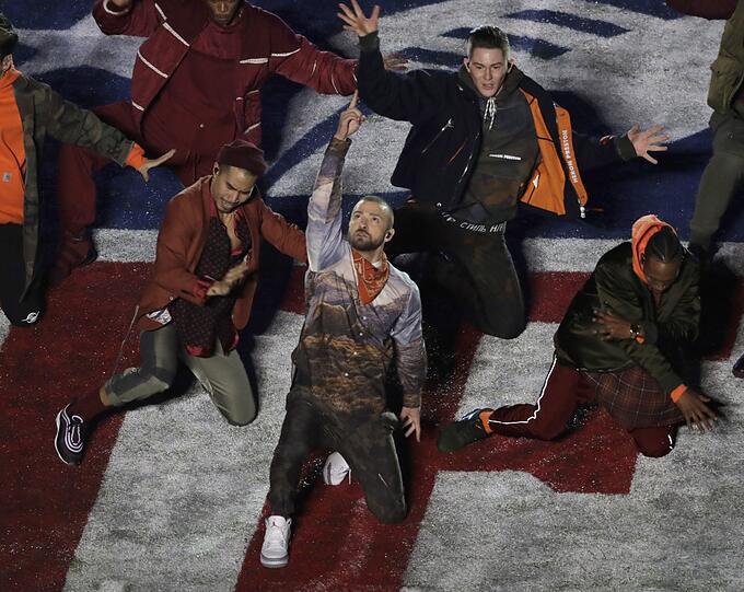 Beim Super Bowl steht traditionell nicht nur der Sport im Fokus.