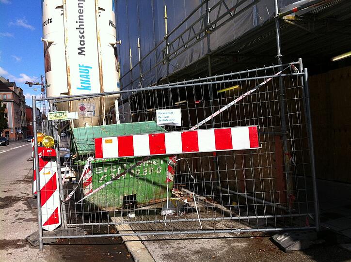 Unten auf dem Radweg ist die Baustelle.