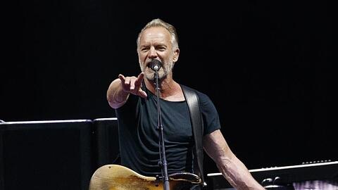 Der Britische Sänger Sting performt während seiner "My Songs" Tour.