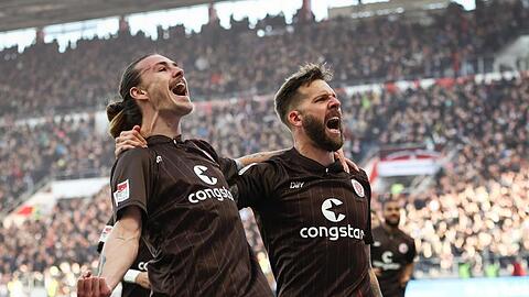 Der FC St. Pauli festigt seine Tabellenführung.