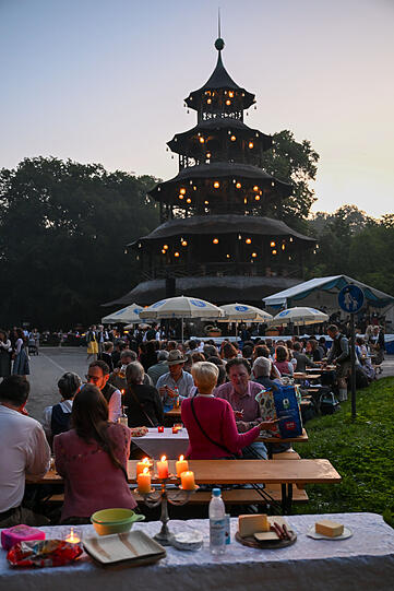 Kocherlball im Englischen Garten in München am 21.07.2024