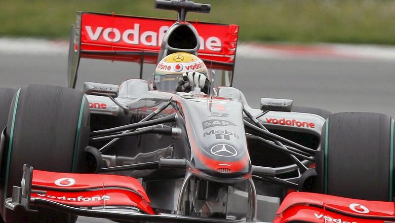 Funk-Mitschnitte hatten Silberpfeil-Pilot Hamilton und McLaren-Sportdirektor Dave Ryan der Falsch-Aussage vor den Renn- Kommissaren überführt. Funk-Mitschnitte hatten Silberpfeil-Pilot Hamilton und McLaren-Sportdirektor Dave Ryan der Falsch-Aussage vor den Renn- Kommissaren überführt.